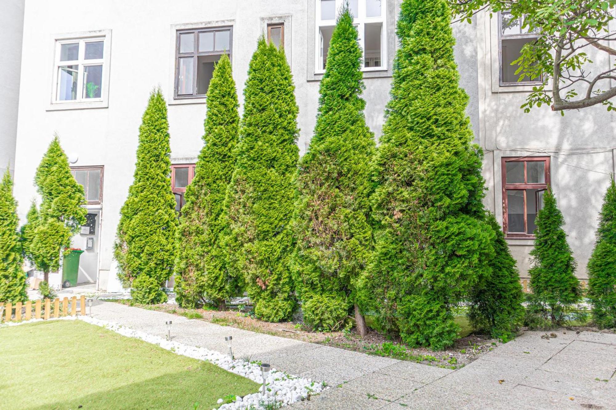 Appartement Welcoming 1br Apt- Near U6 Station Am Schoepfwerk Wenen