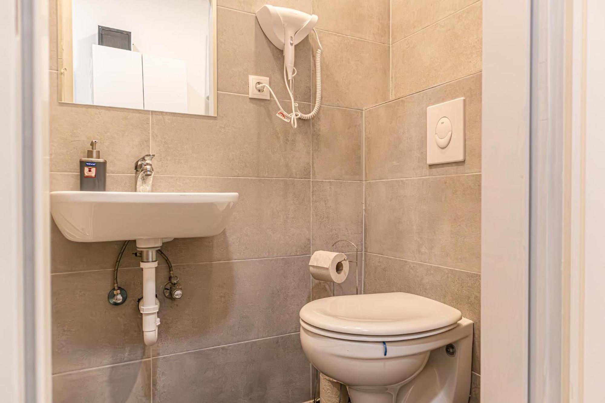 Welcoming 1br Apt- Near U6 Station Am Schoepfwerk Apartamento *